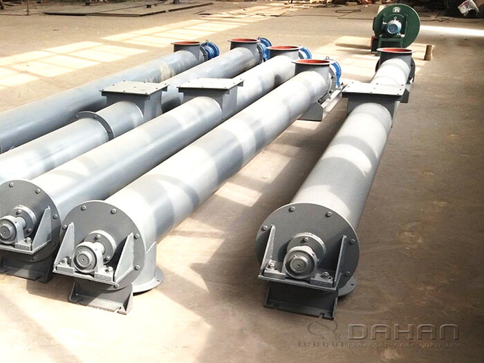 Tubular screw conveyor